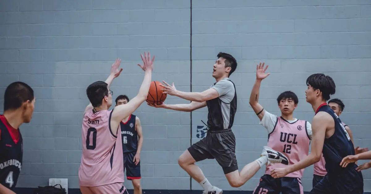 The Role of Teamwork in Achieving Success in Pro Sports