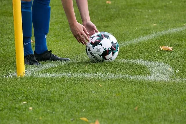 7 Essential Strategies for Building Team Cohesion in Professional Sports